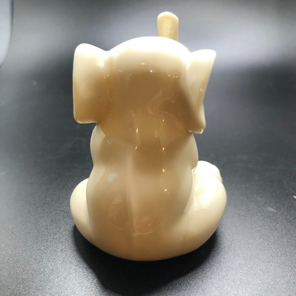Lenox White Elephant Sitting Trunk Raised Animal Figurine Ivory Tone Gold Trim - Picture 4 of 9